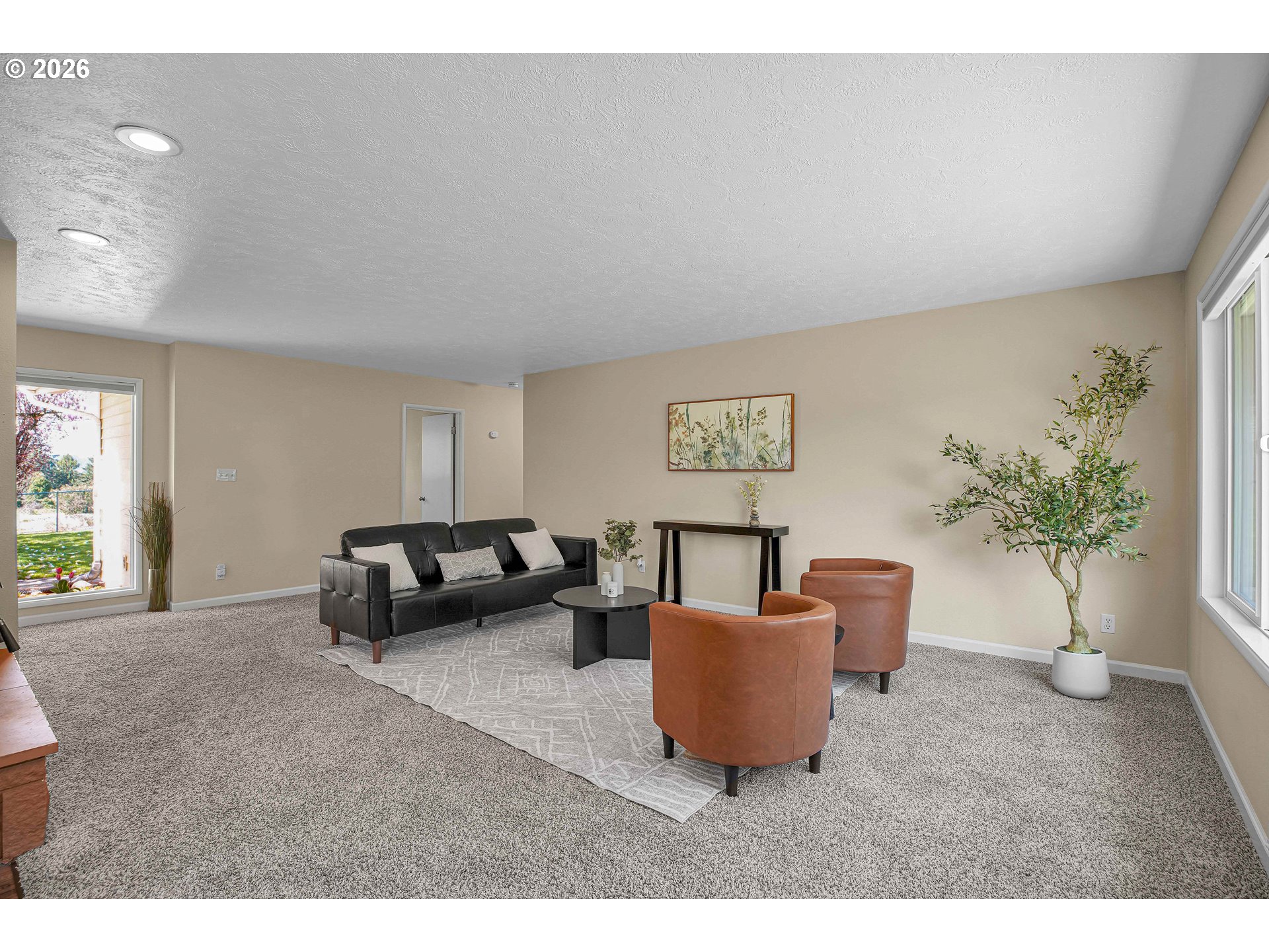 1496 S CLOVERDALE RD