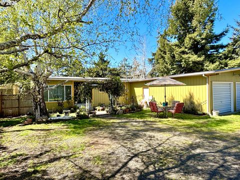 465 N 8TH ST Lakeside OR 97449