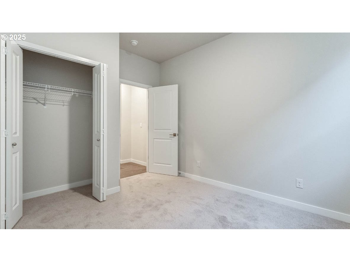 9501 SE Crystal Rose ST