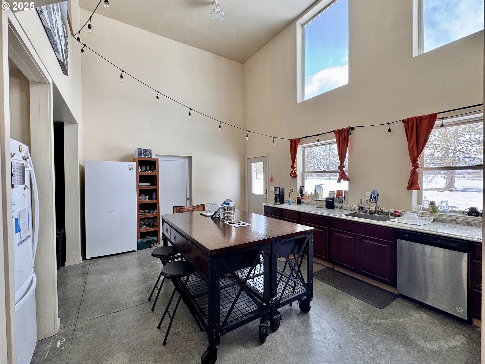 38481 SAWMILL CUTOFF LN