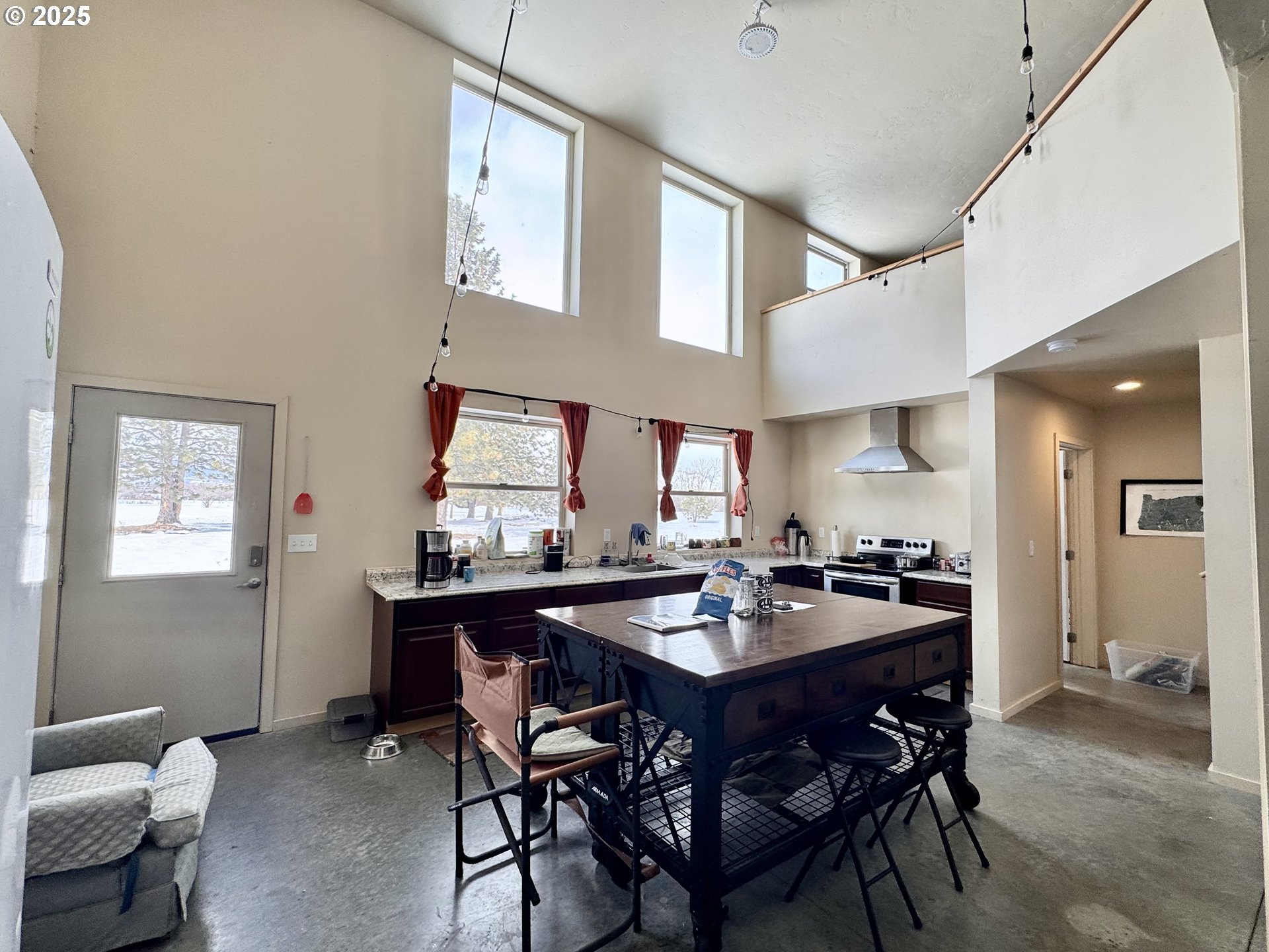 38481 SAWMILL CUTOFF LN
