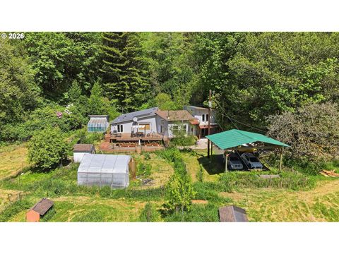 96863 LARSON LN North Bend OR 97459