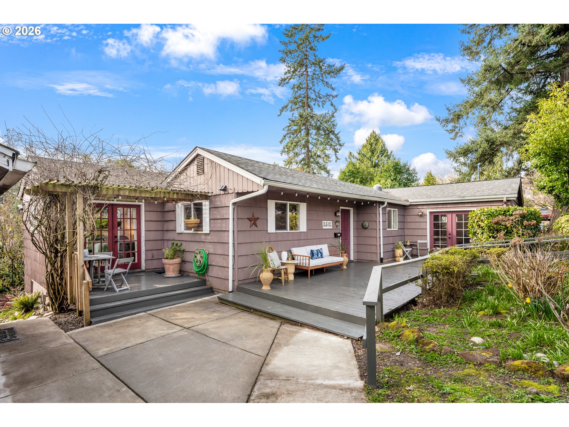 2612 SW MOSS ST