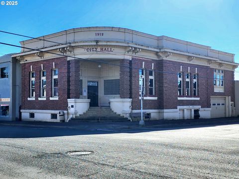 99 E 2ND ST Coquille OR 97423