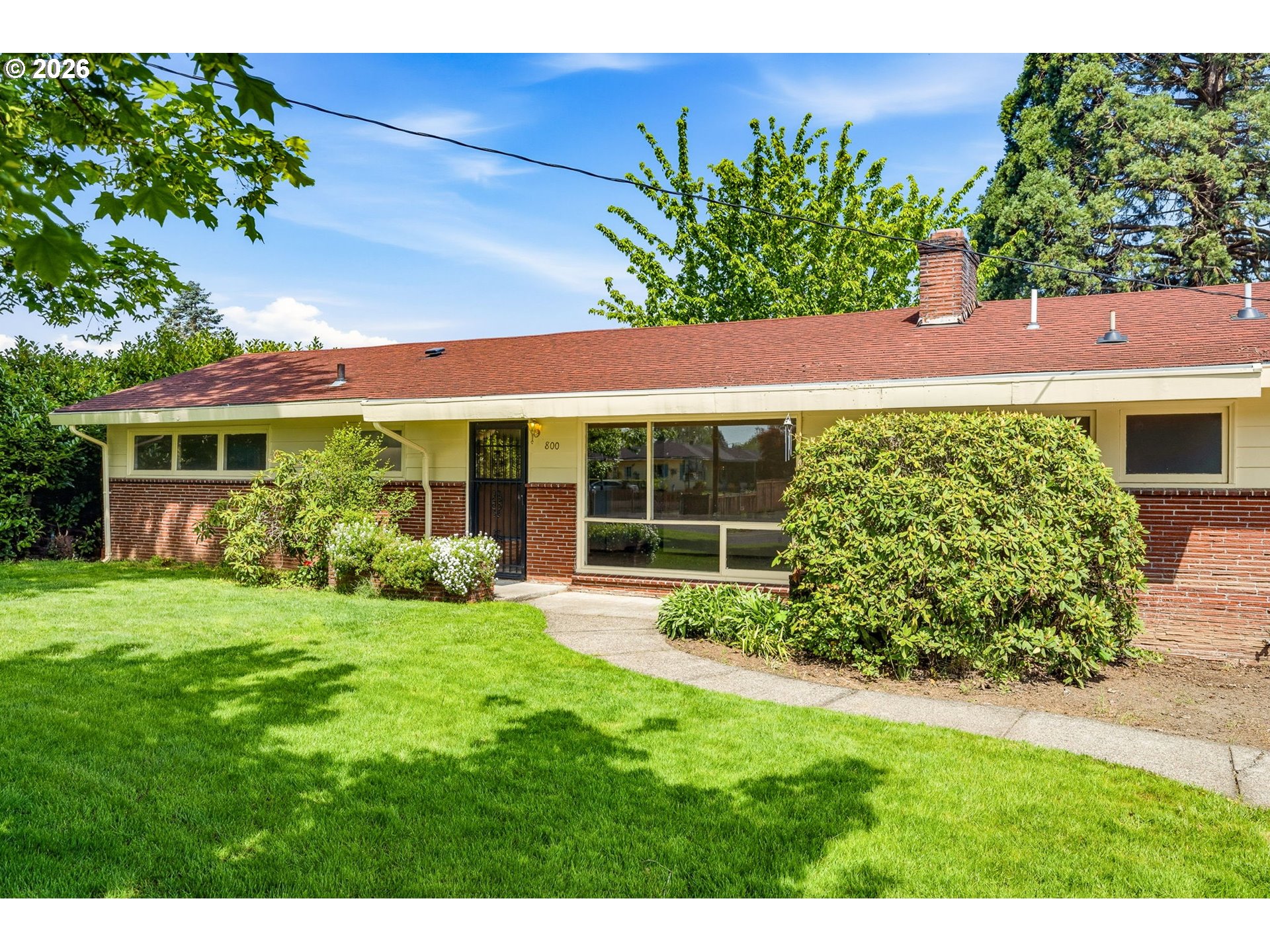 800 NW SLUMAN RD