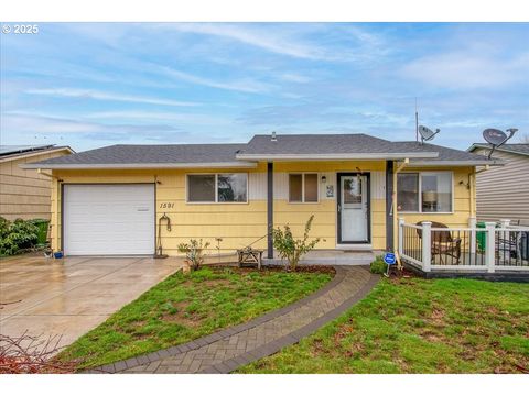 A home in Woodburn