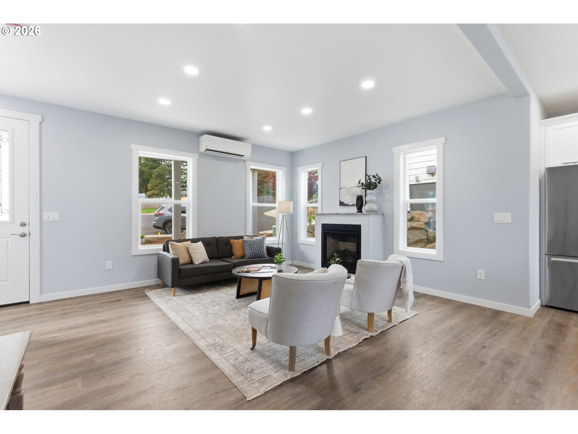 372 SW GEORGE CT