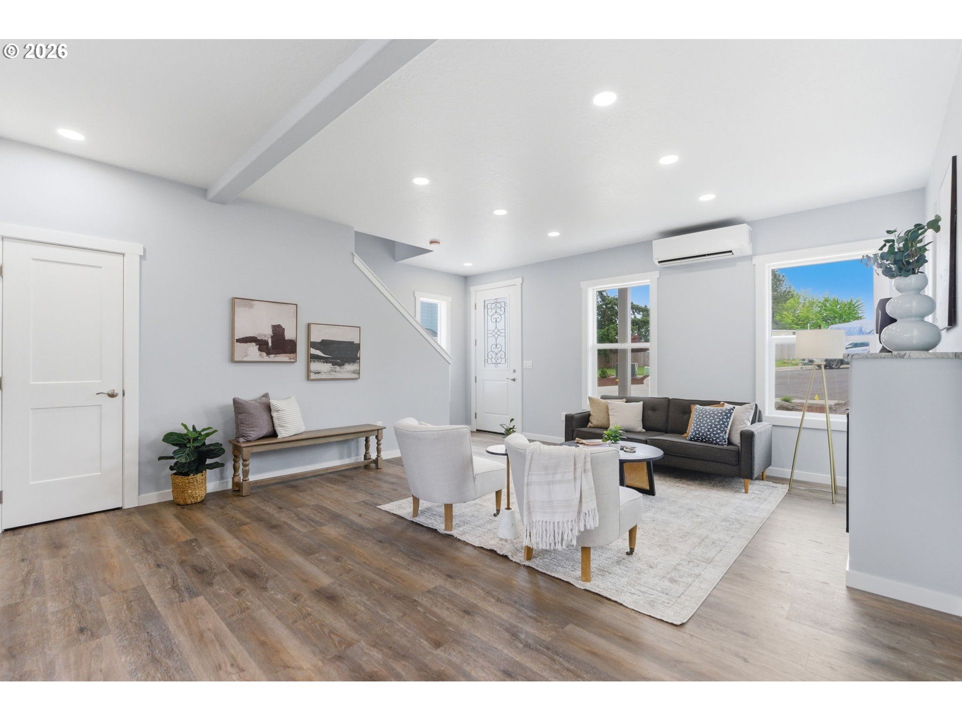372 SW GEORGE CT