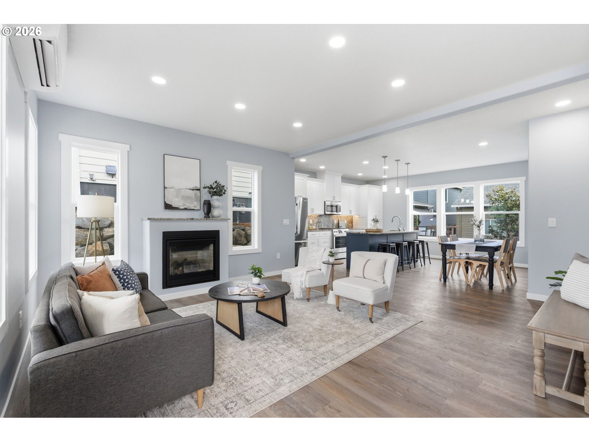 372 SW GEORGE CT