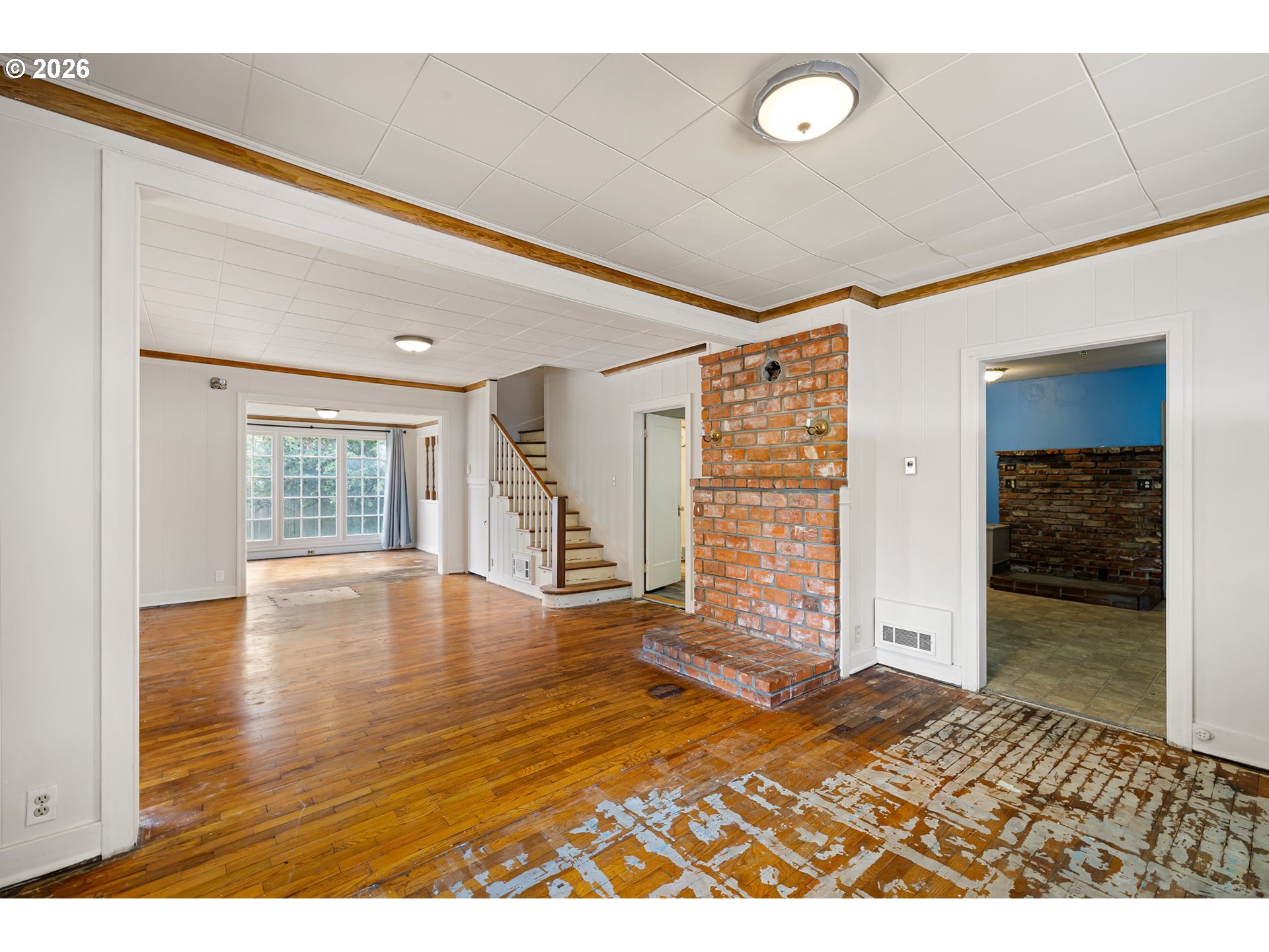 352 RUBY AVE