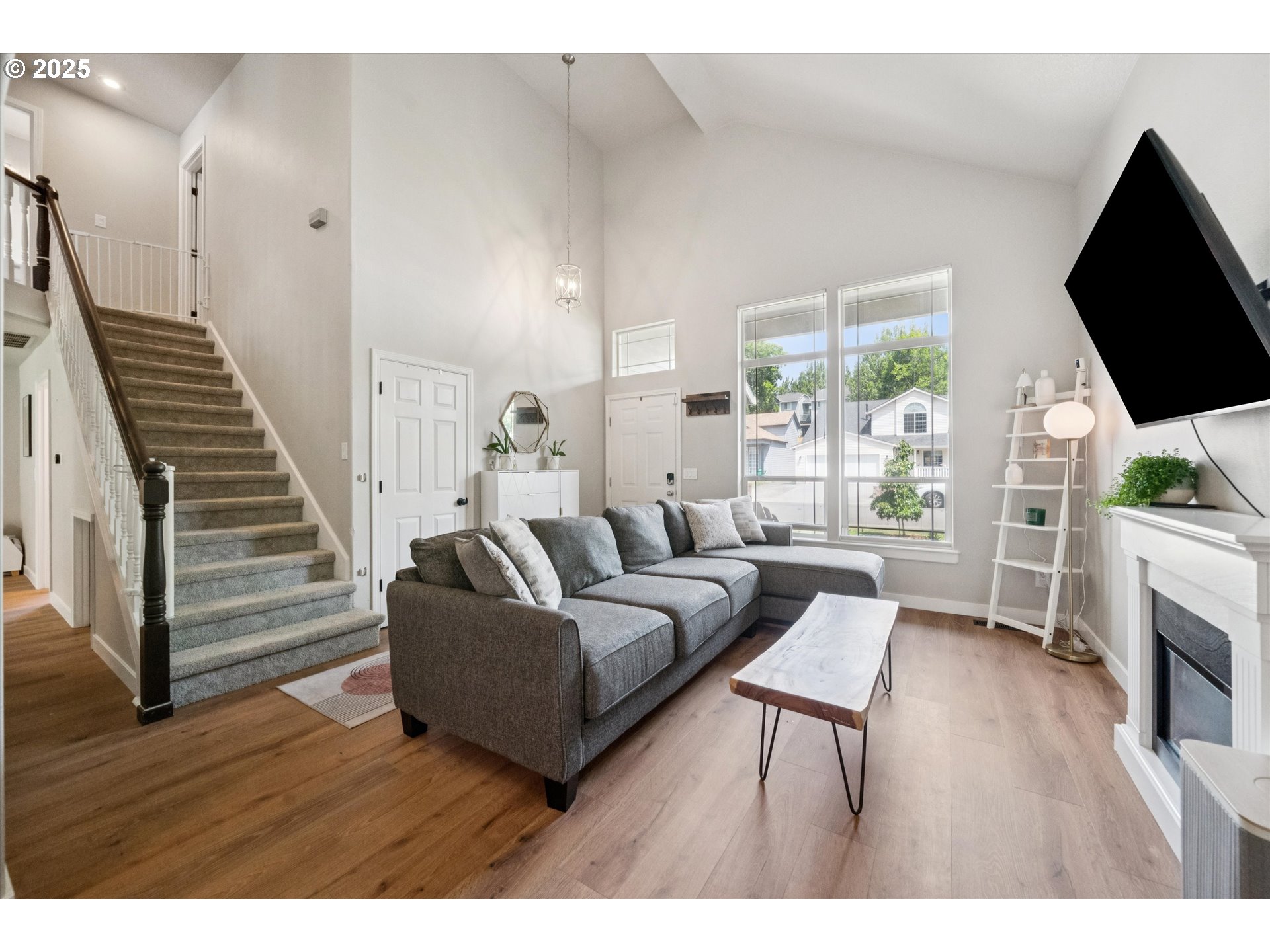 1686 NE 27TH TER
