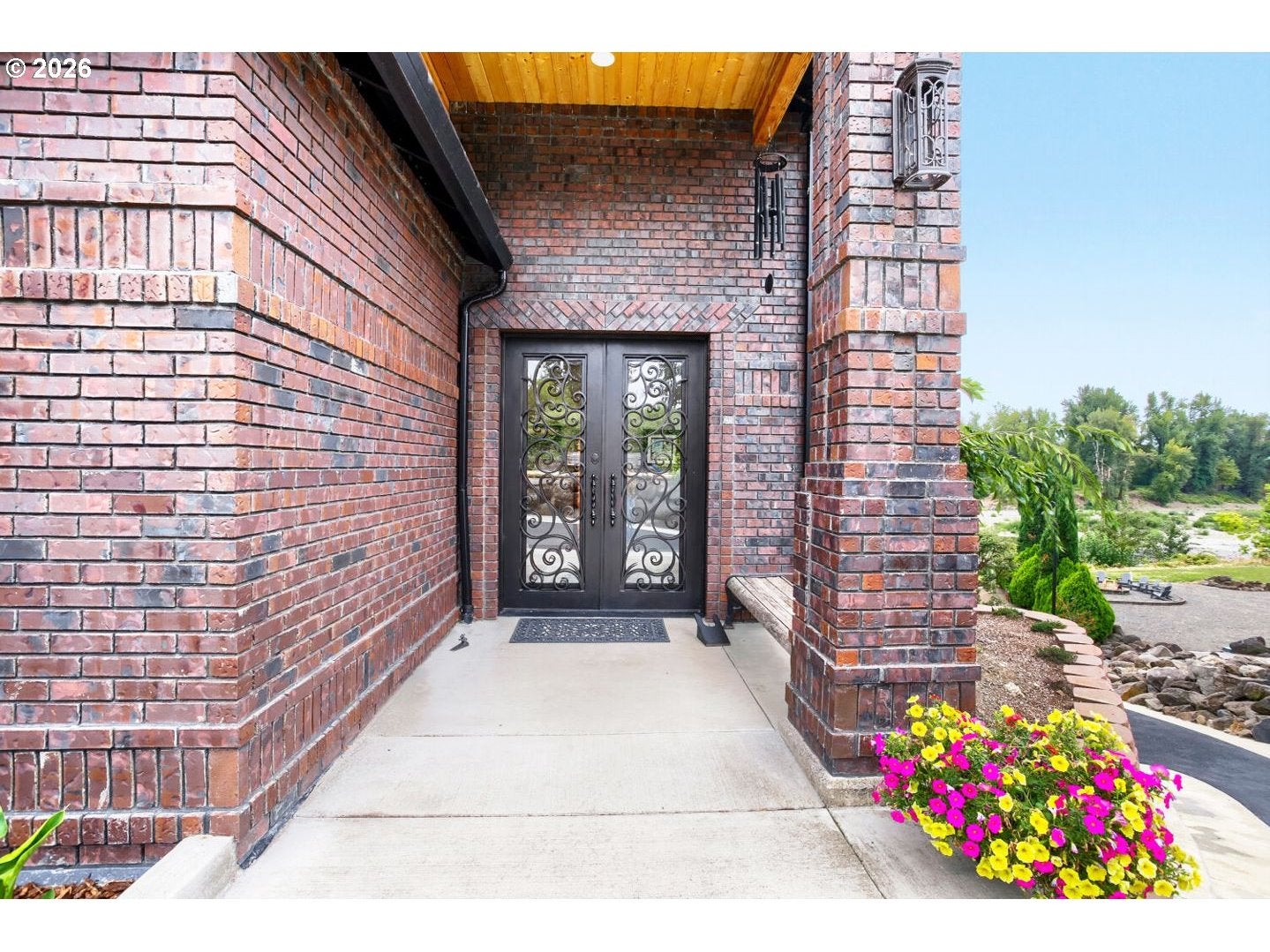 383 W CLACKAMAS BLVD