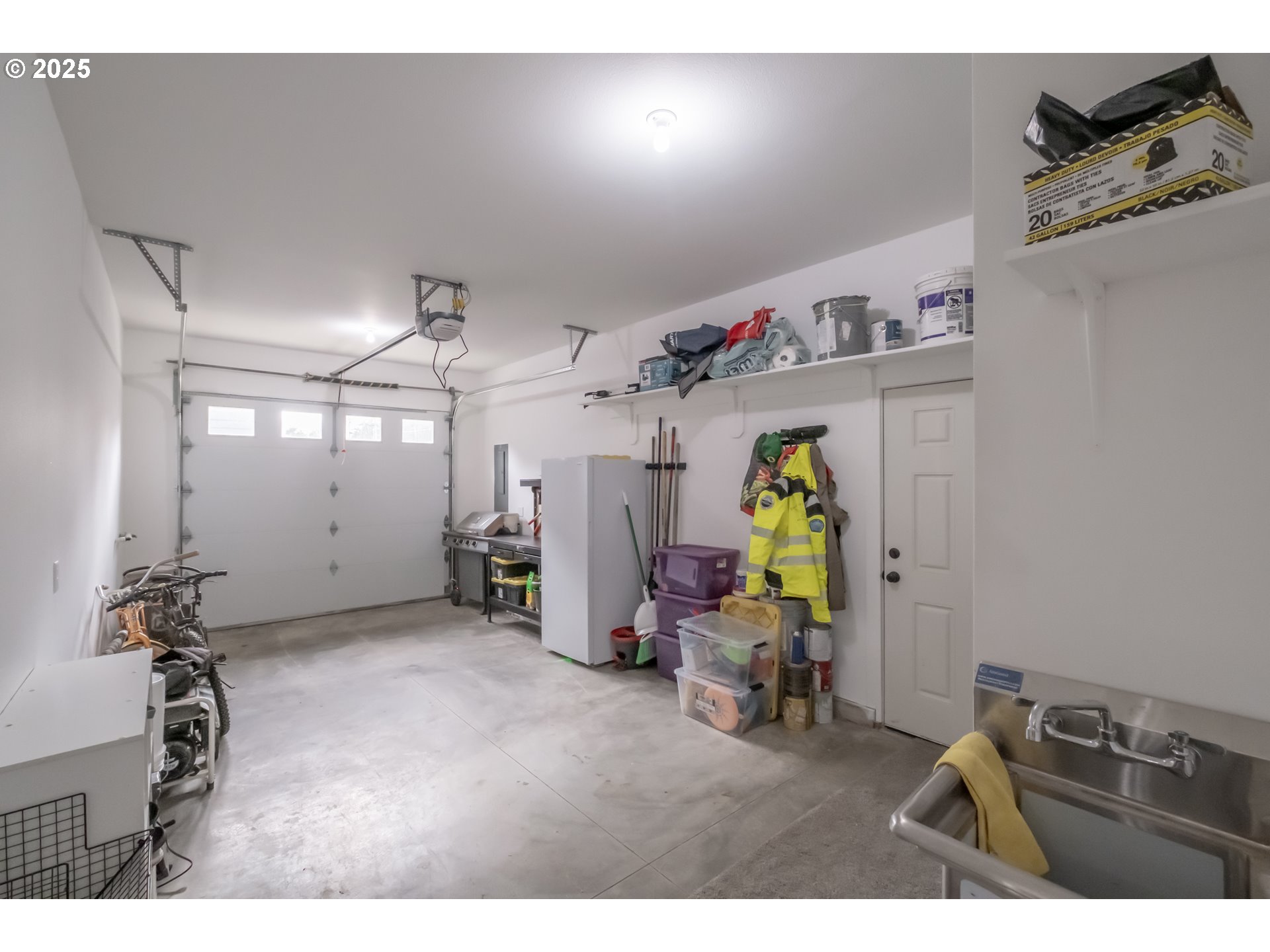 Gleneden Beach, Oregon 97388, United States, 2 Bedrooms Bedrooms, ,3 BathroomsBathrooms,Residential,Active,17049