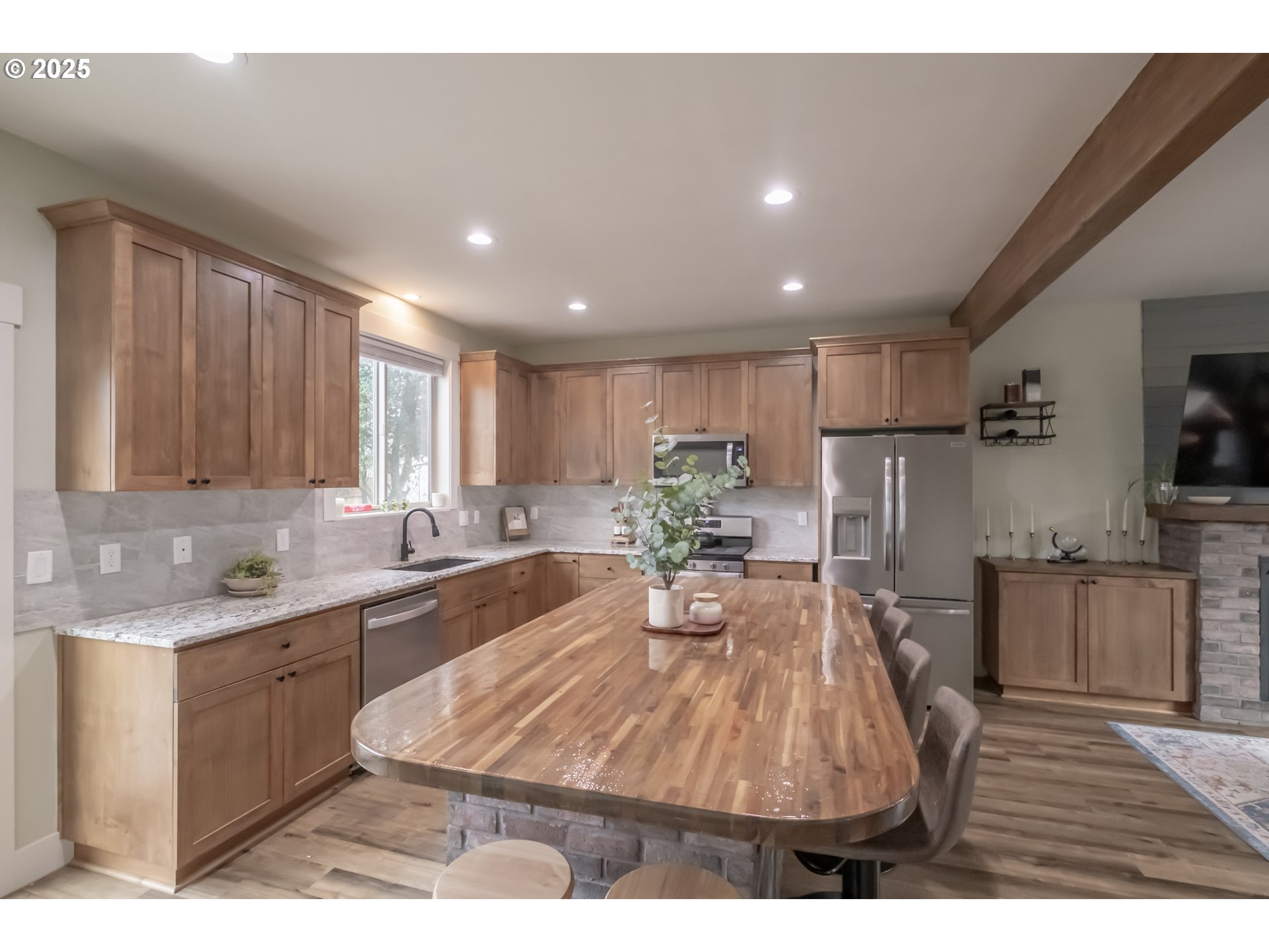 Gleneden Beach, Oregon 97388, United States, 2 Bedrooms Bedrooms, ,3 BathroomsBathrooms,Residential,Active,17049