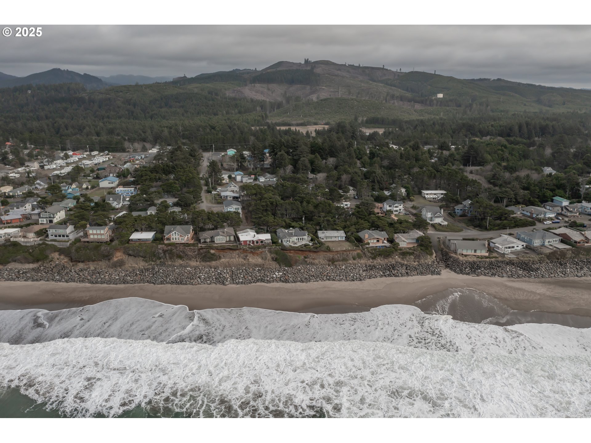 Gleneden Beach, Oregon 97388, United States, 2 Bedrooms Bedrooms, ,3 BathroomsBathrooms,Residential,Active,17049