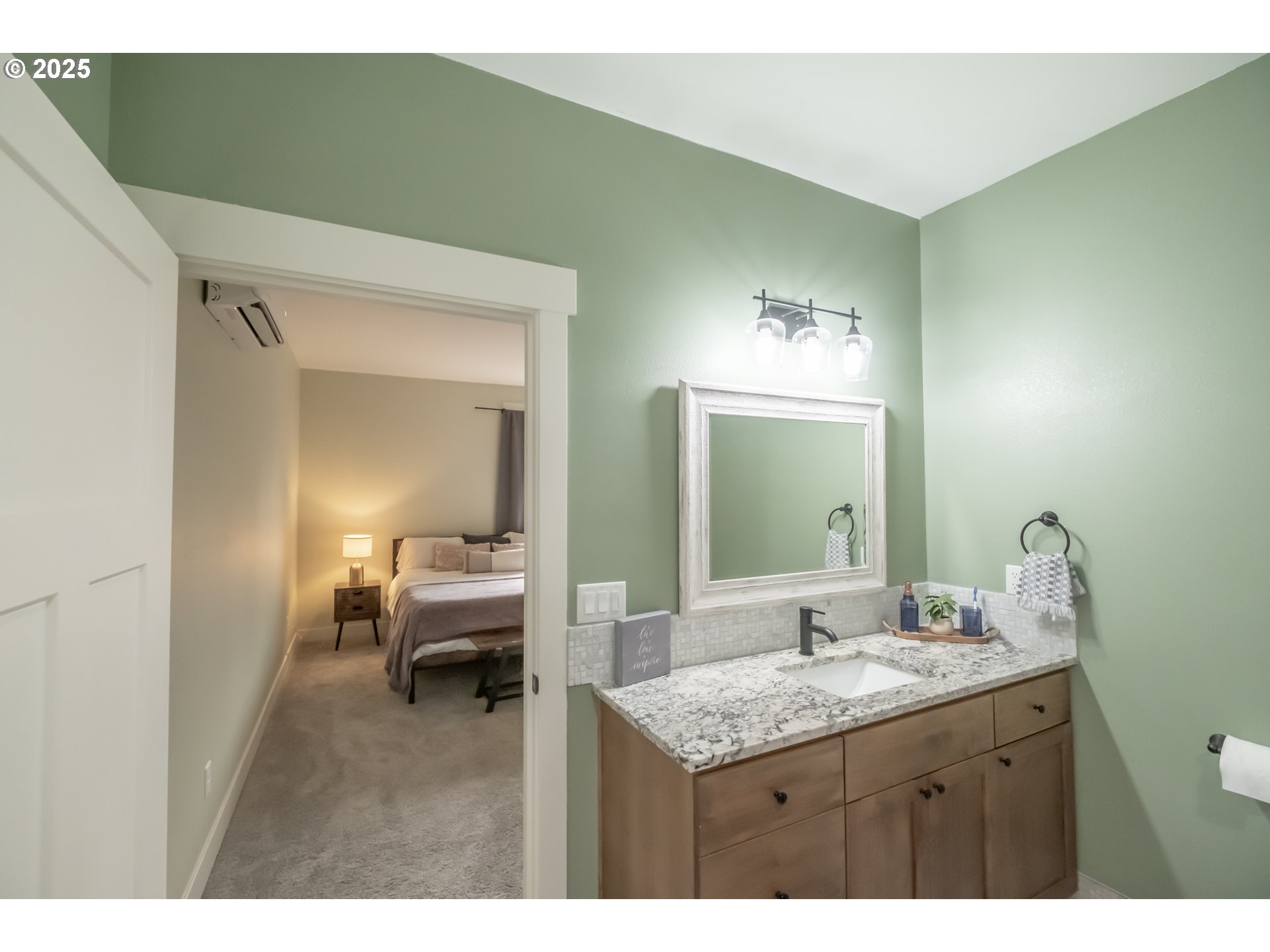 Gleneden Beach, Oregon 97388, United States, 2 Bedrooms Bedrooms, ,3 BathroomsBathrooms,Residential,Active,17049