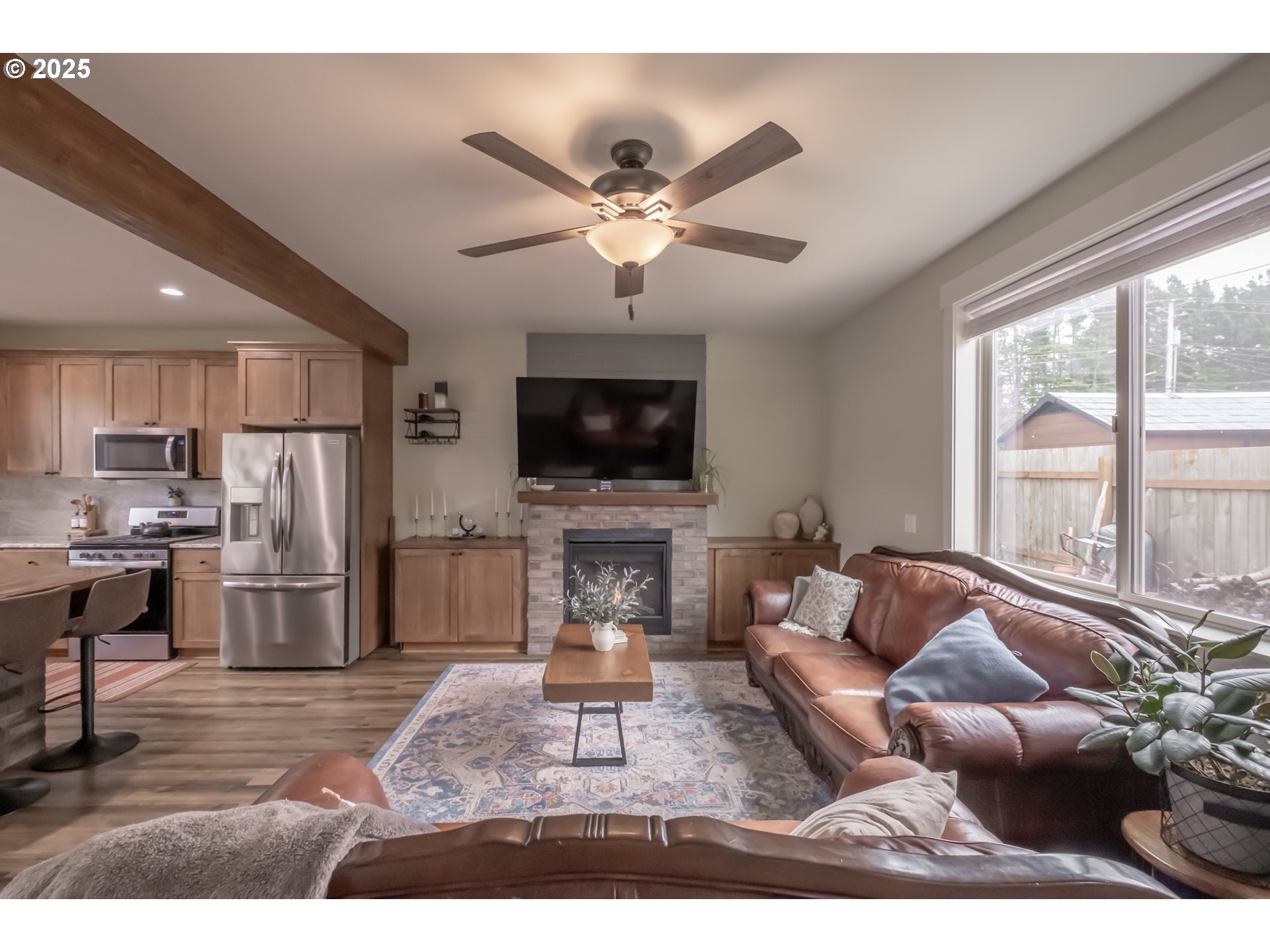 Gleneden Beach, Oregon 97388, United States, 2 Bedrooms Bedrooms, ,3 BathroomsBathrooms,Residential,Active,17049