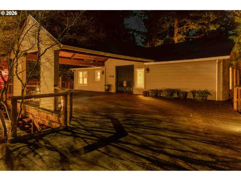 4068 SW HEWETT BLVD Portland OR 97221