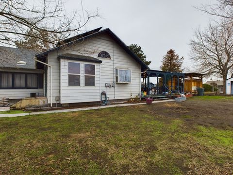 A home in Hermiston