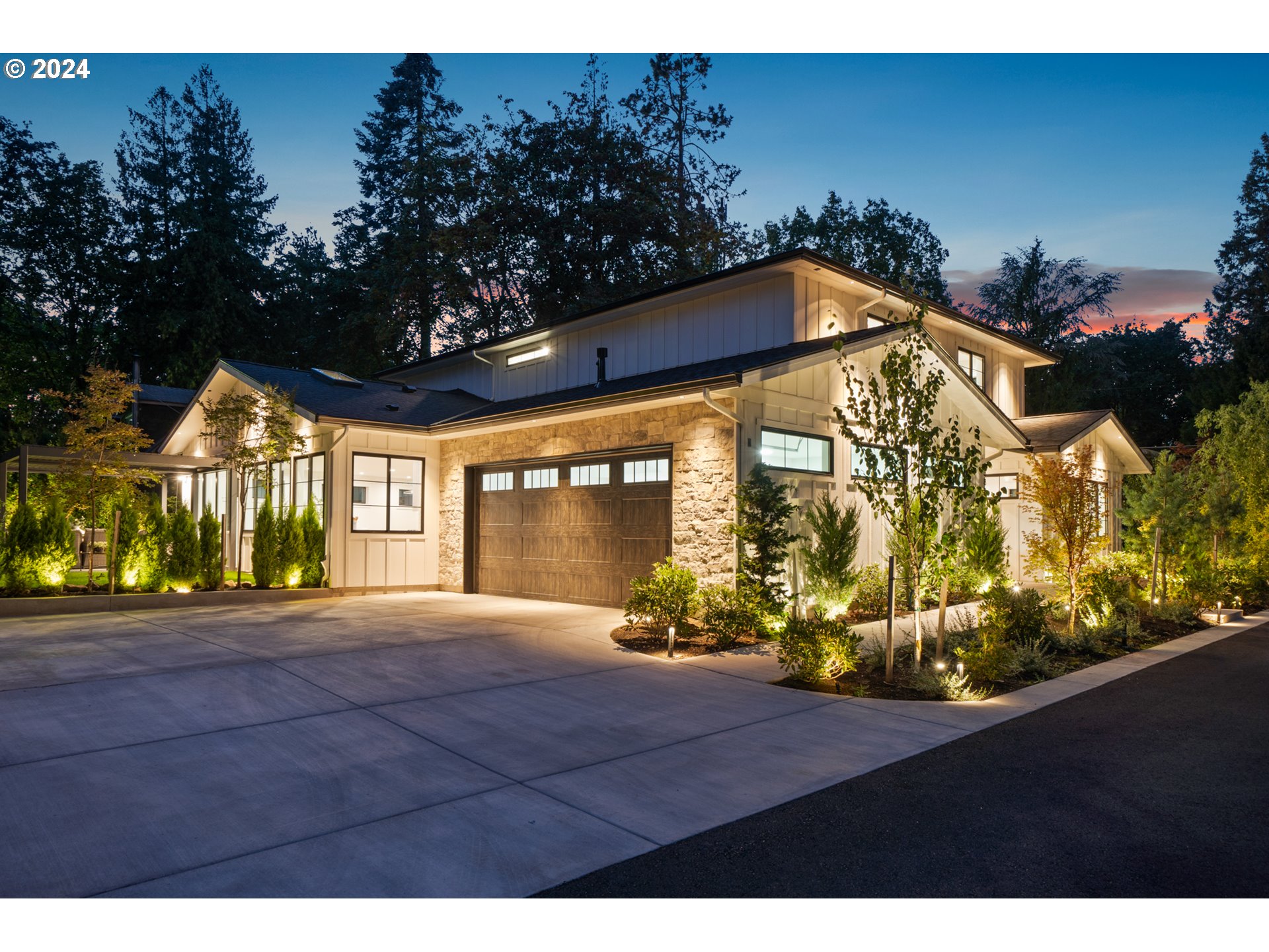 3884 LAKE GROVE AVE
