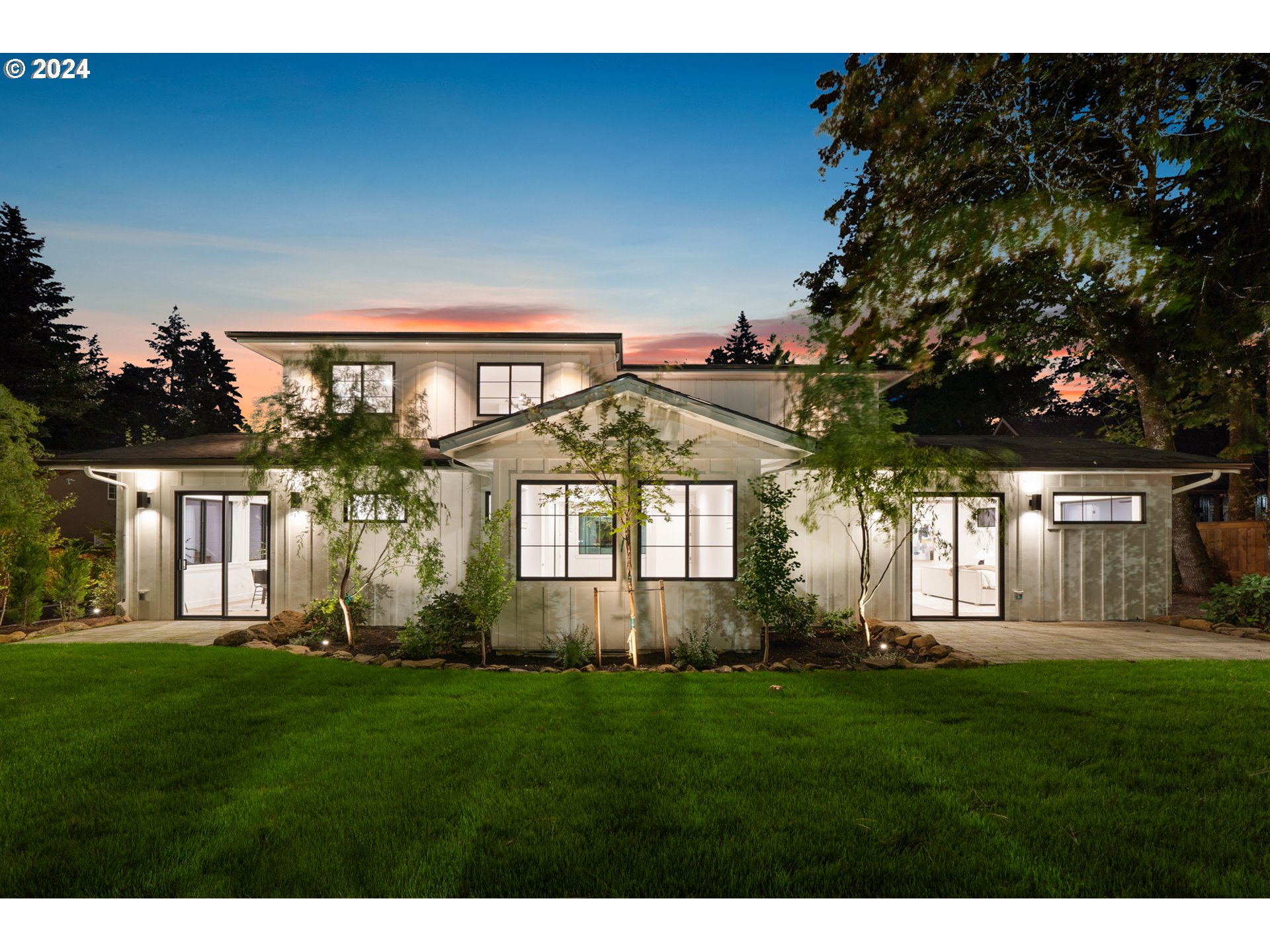3884 LAKE GROVE AVE