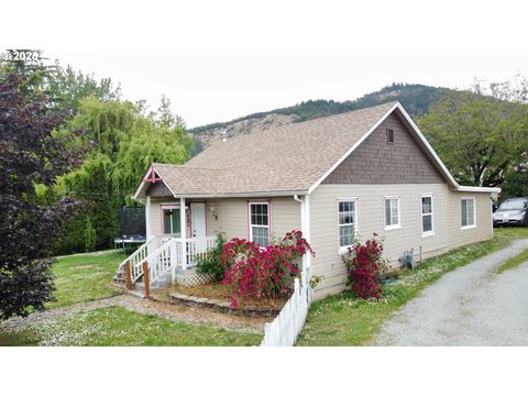 629 NE JOHNSON ST Myrtle Creek OR 97457