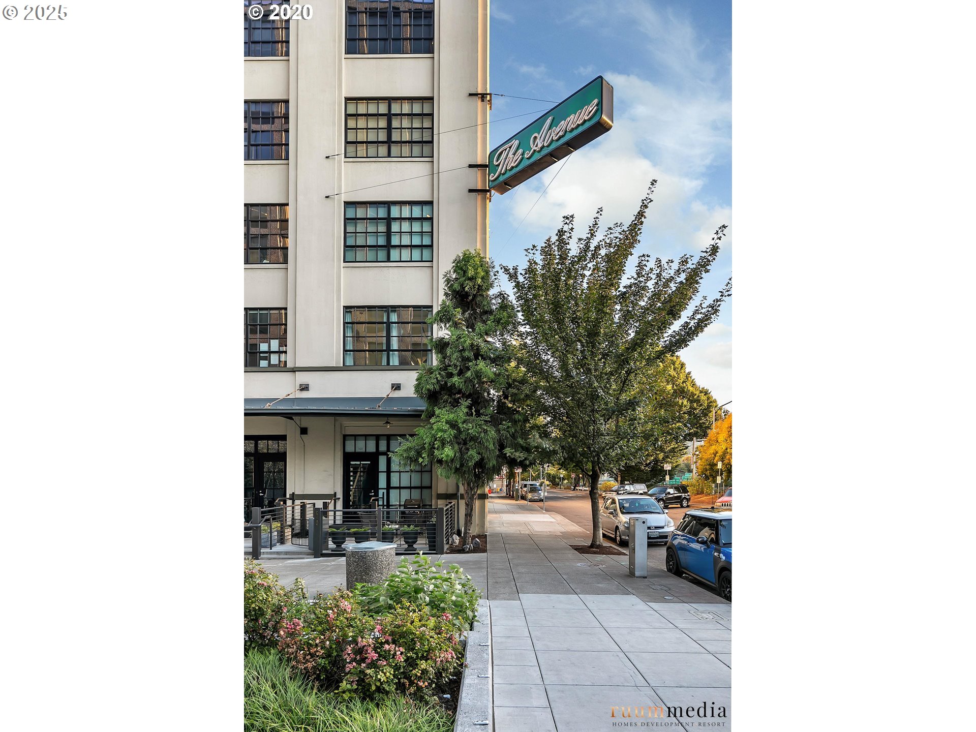 1400 NW IRVING ST 611