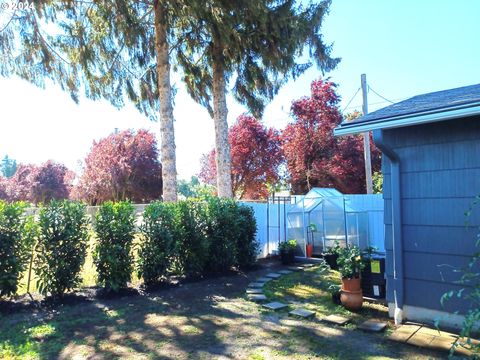 A home in Woodburn