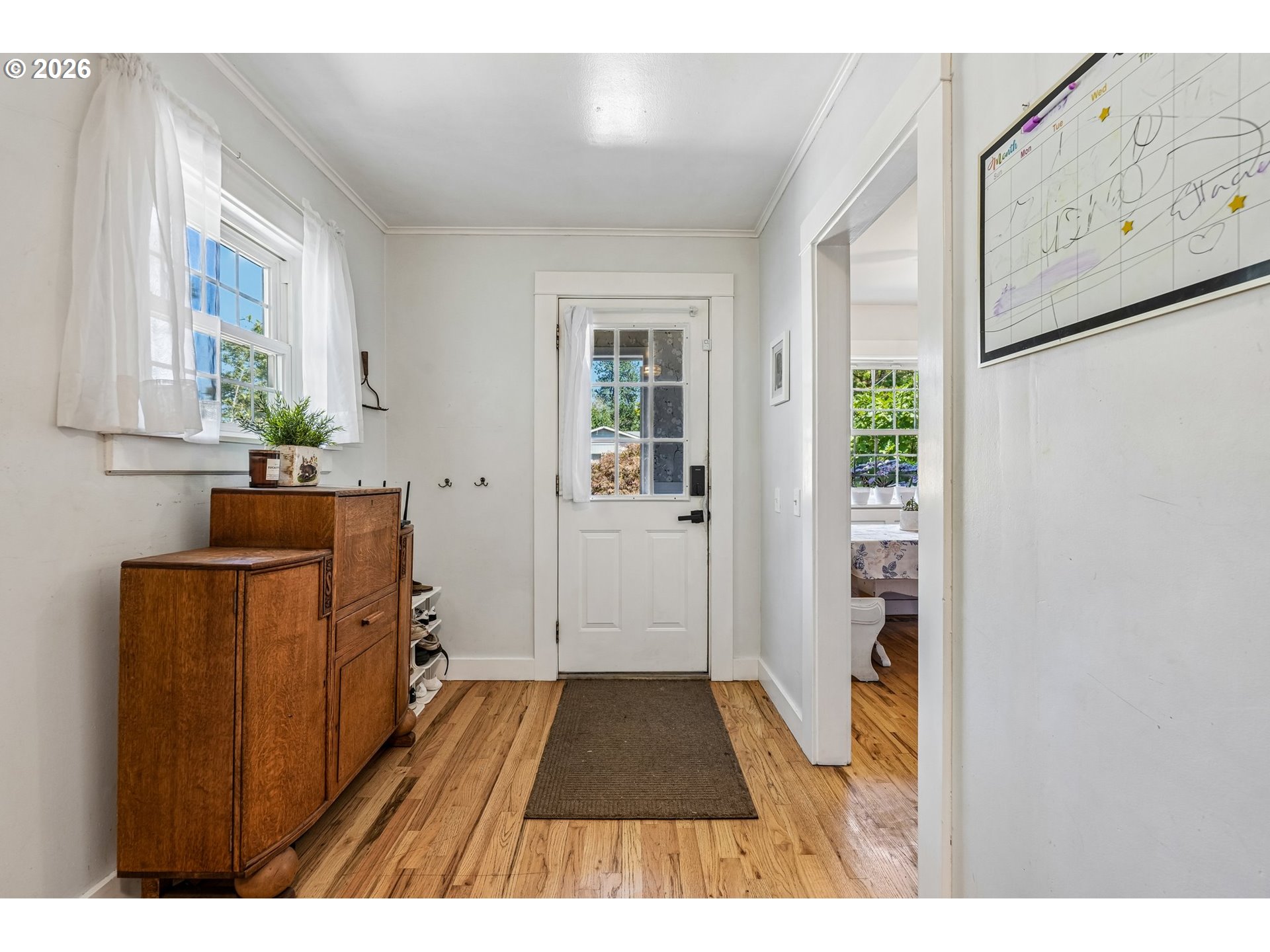 819 SIERRA VISTA DR