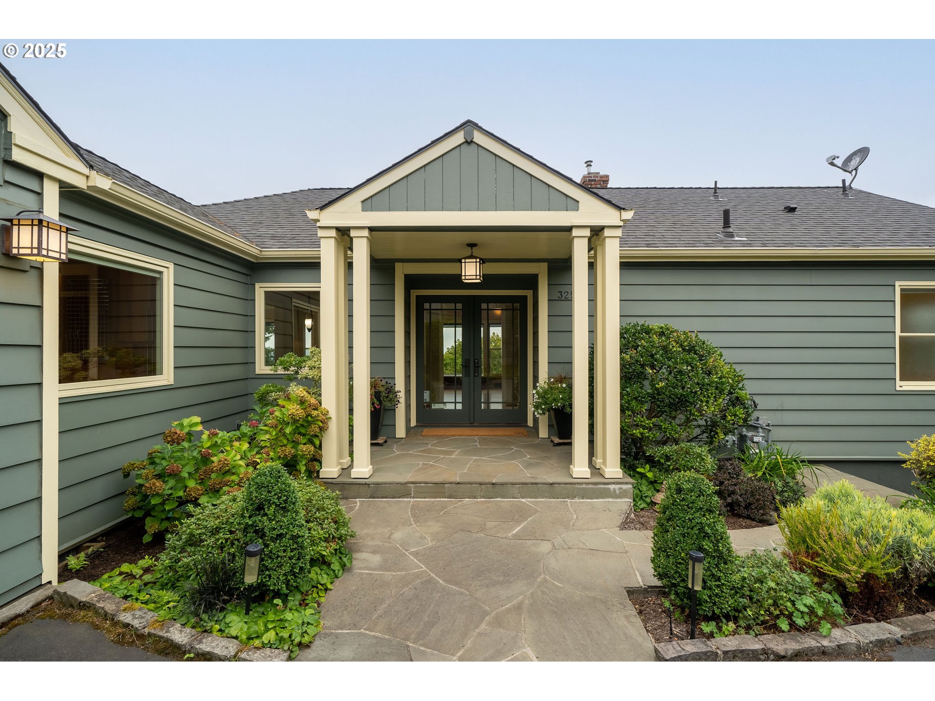3250 SW DONNER WAY CT