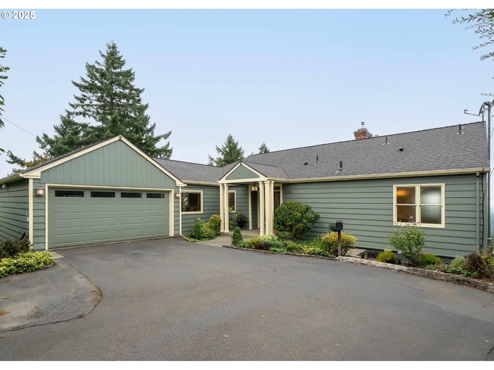 3250 SW DONNER WAY CT