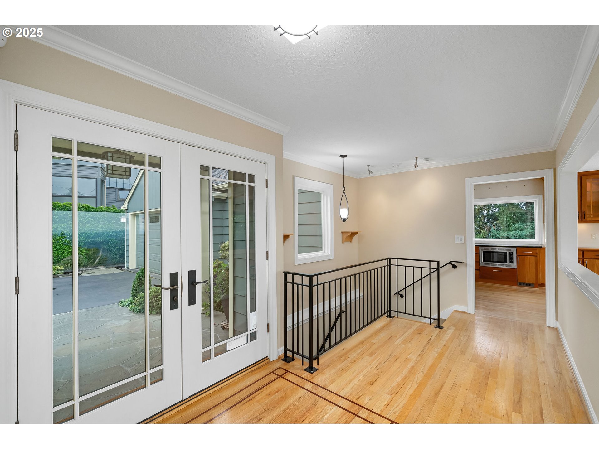 3250 SW DONNER WAY CT