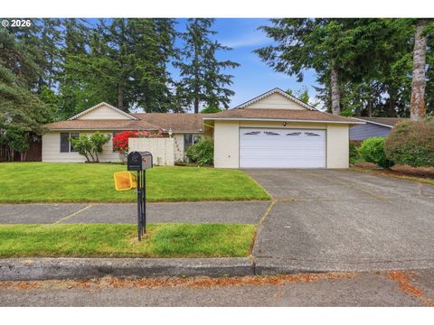 Photo of 15606 SE Clinton Ct, Portland, OR 97236 (MLS # 759524113)