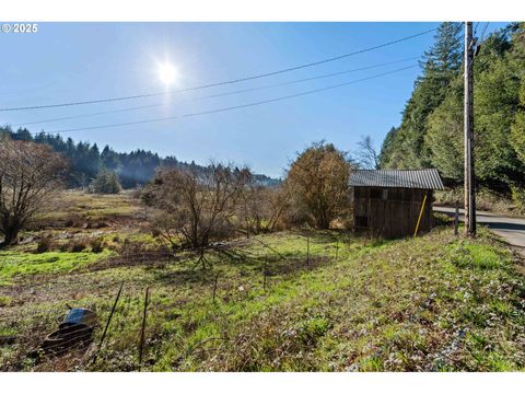 A home in Coos Bay