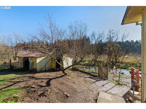 A home in Coos Bay