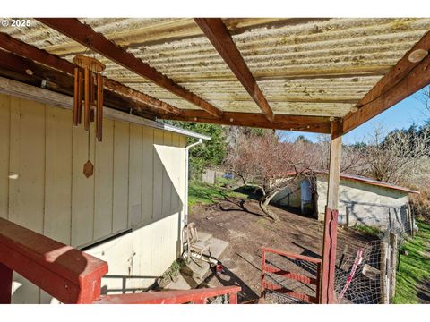 A home in Coos Bay