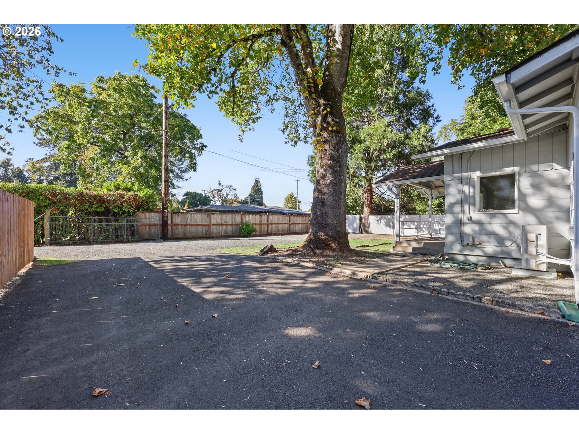 2620 G ST 2
