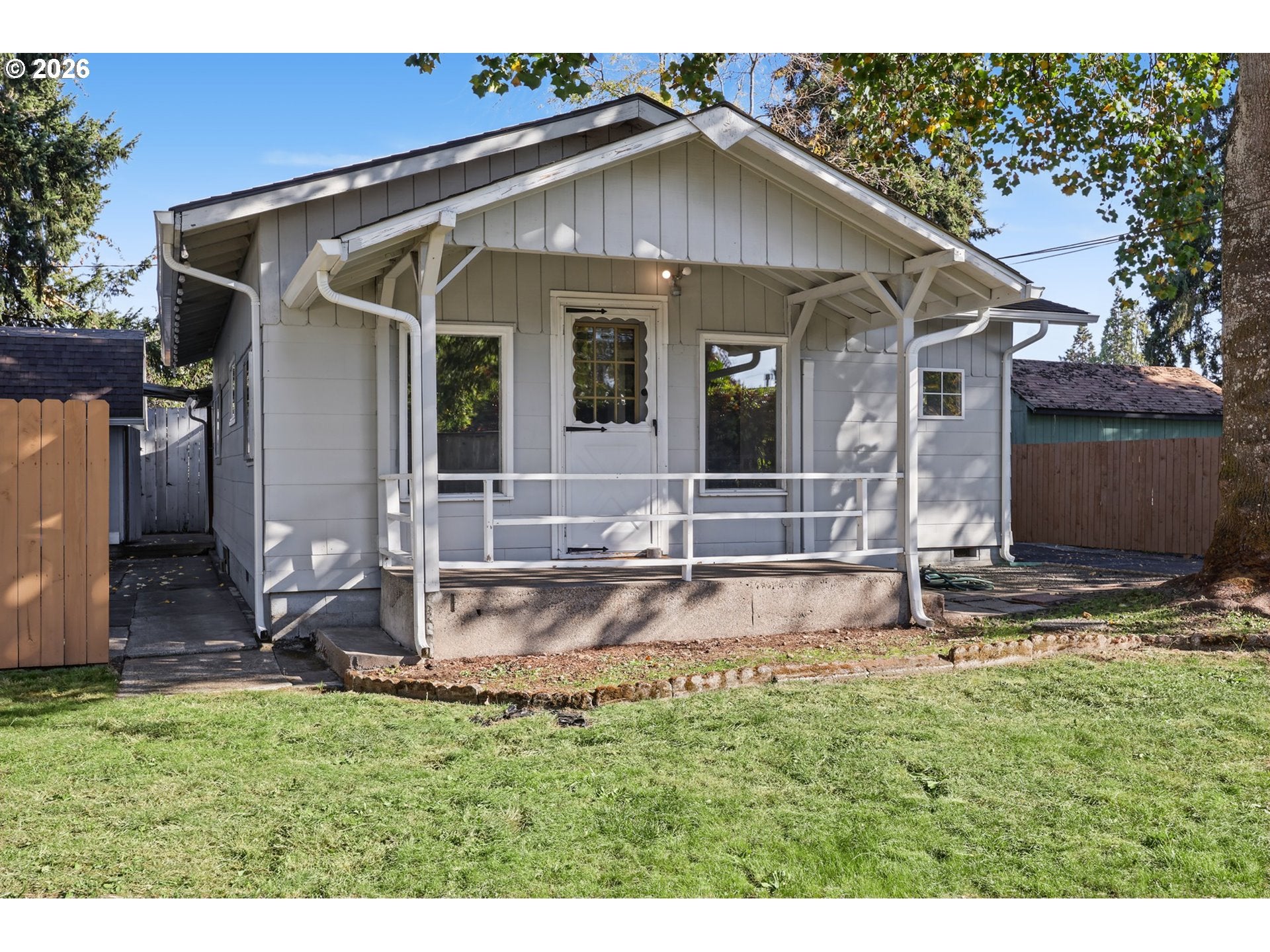 2620 G ST 2