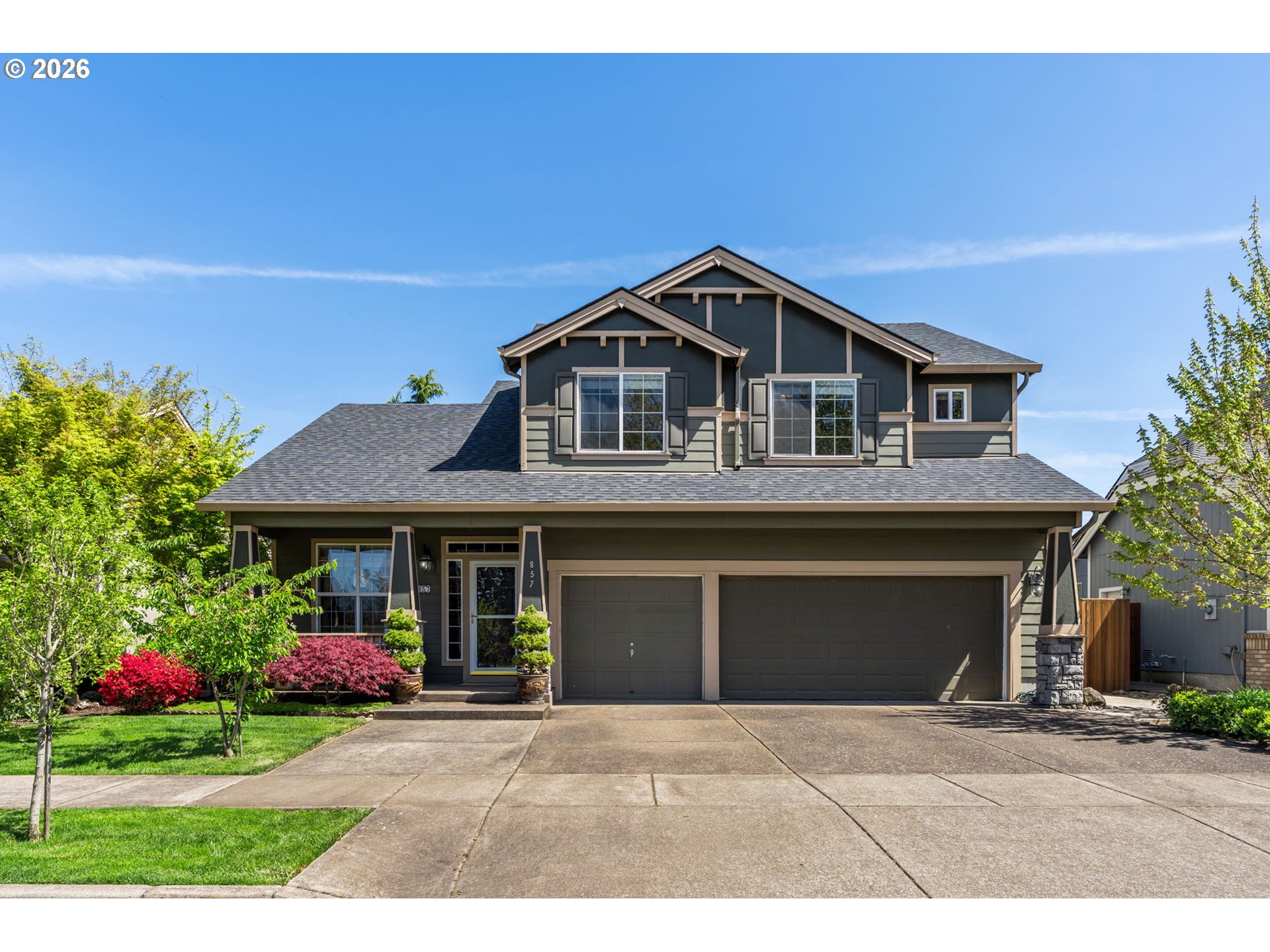 857 THRONE DR