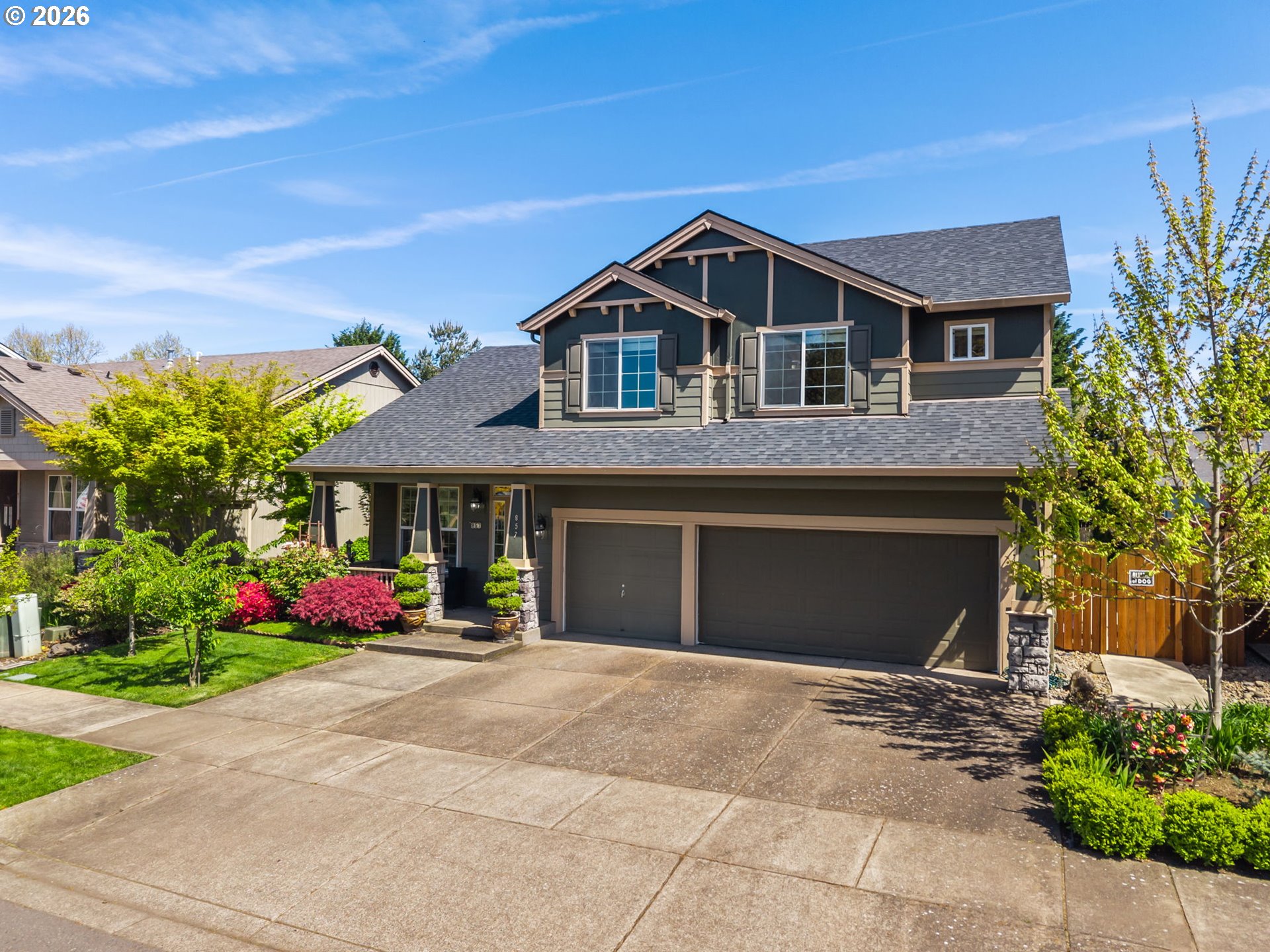 857 THRONE DR
