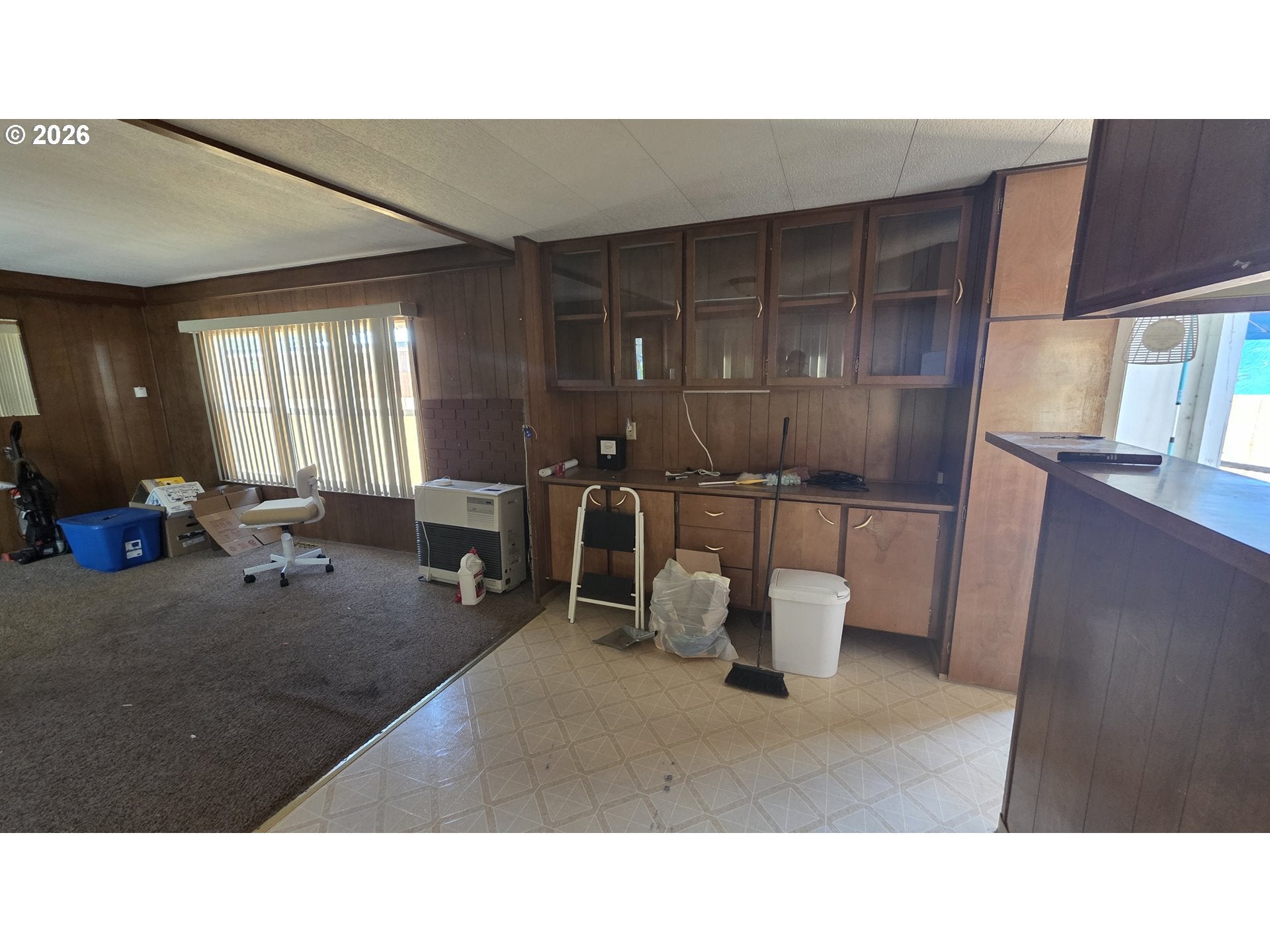 677 W Main ST 83