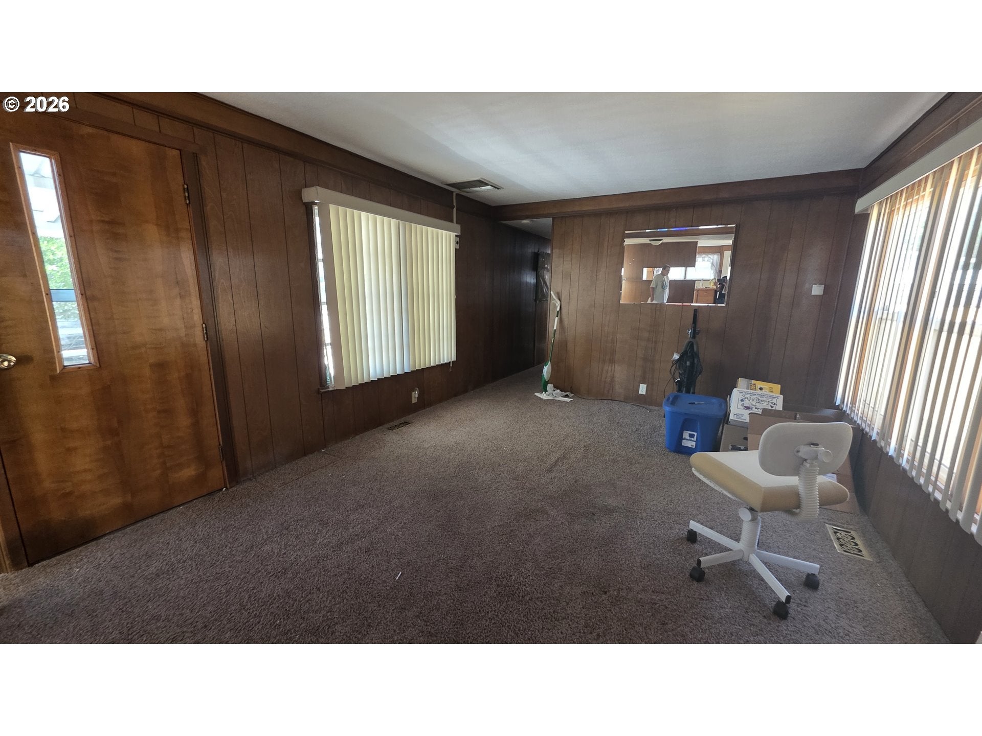 677 W Main ST 83