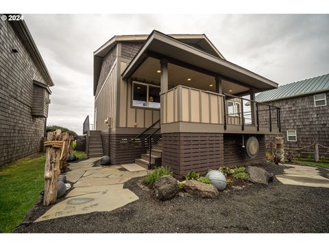 A home in Yachats