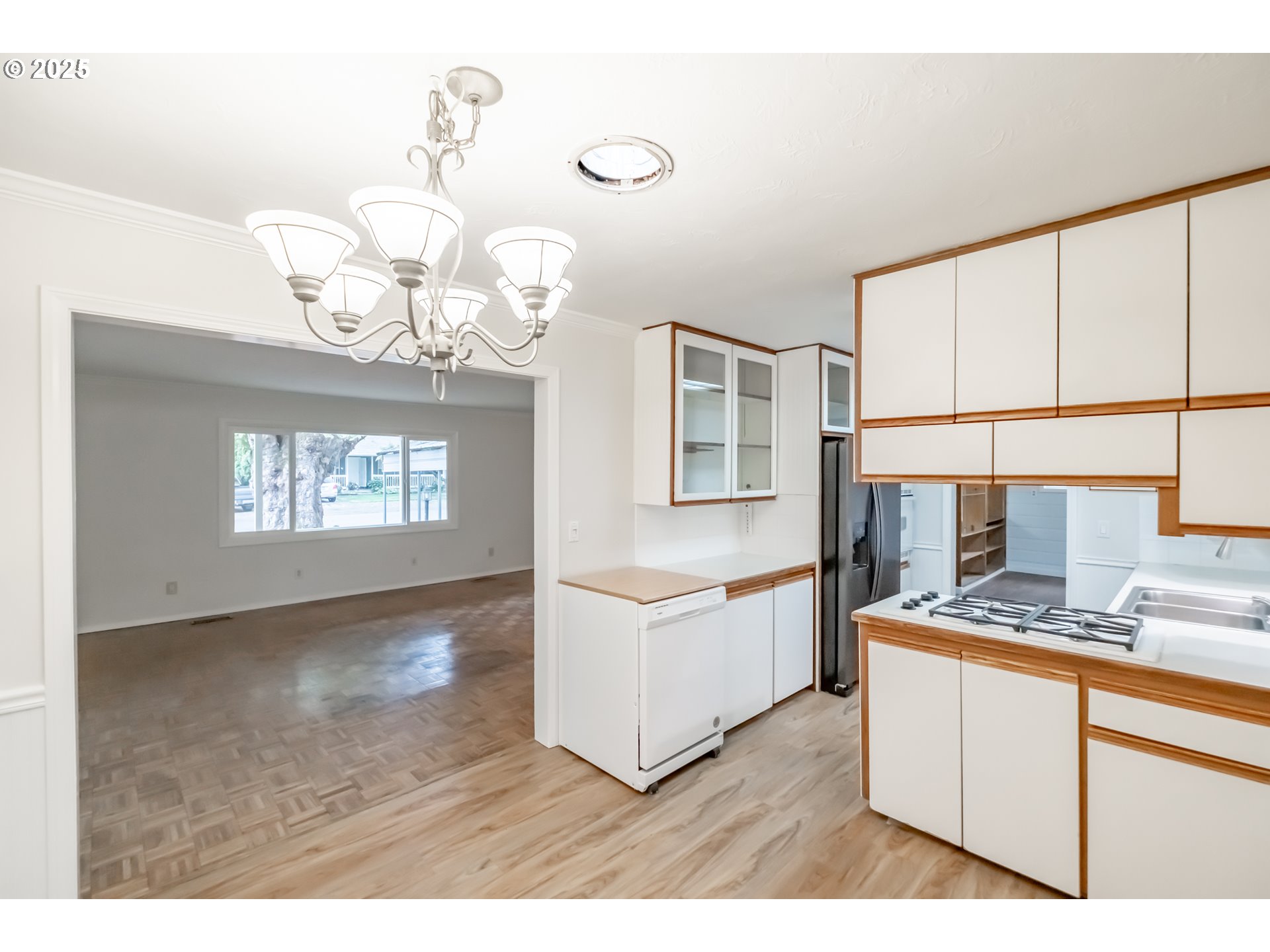 Keizer, Oregon 97303, United States, 3 Bedrooms Bedrooms, ,2 BathroomsBathrooms,Residential,Active,220349