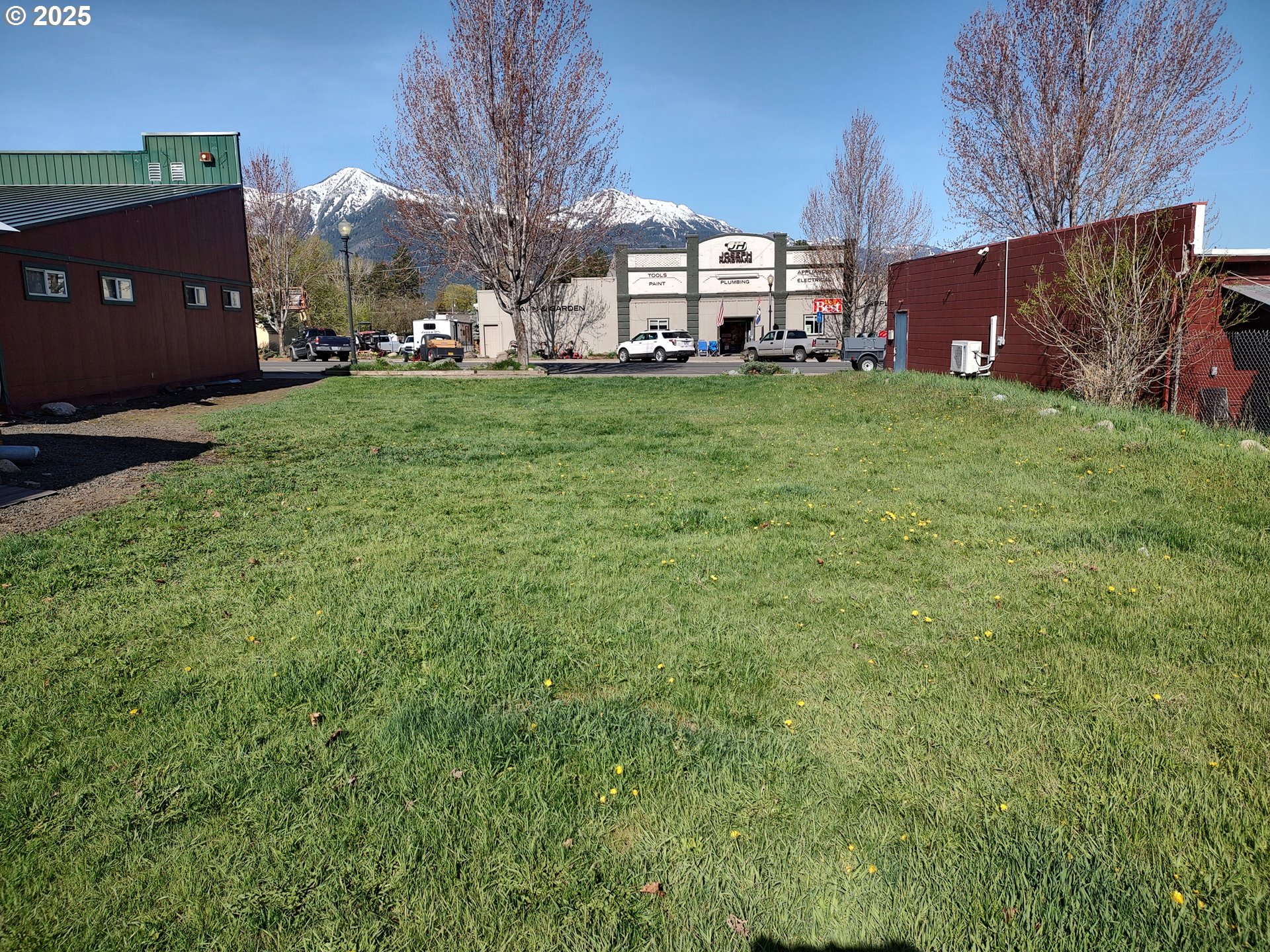 102 S MAIN ST