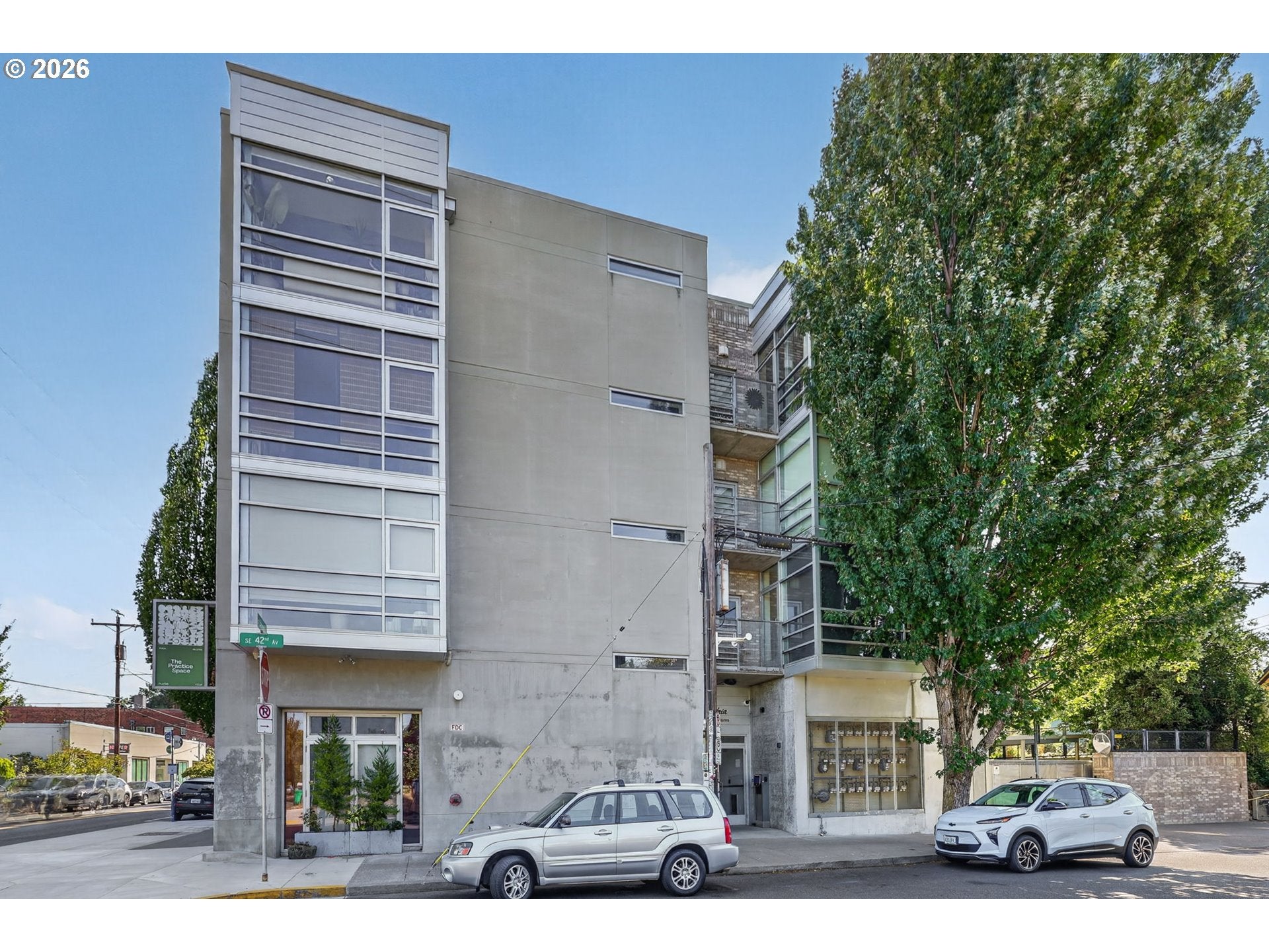 910 SE 42ND AVE 420