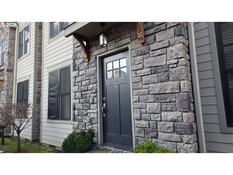 627 NE RANDALL AVE Portland OR 97232