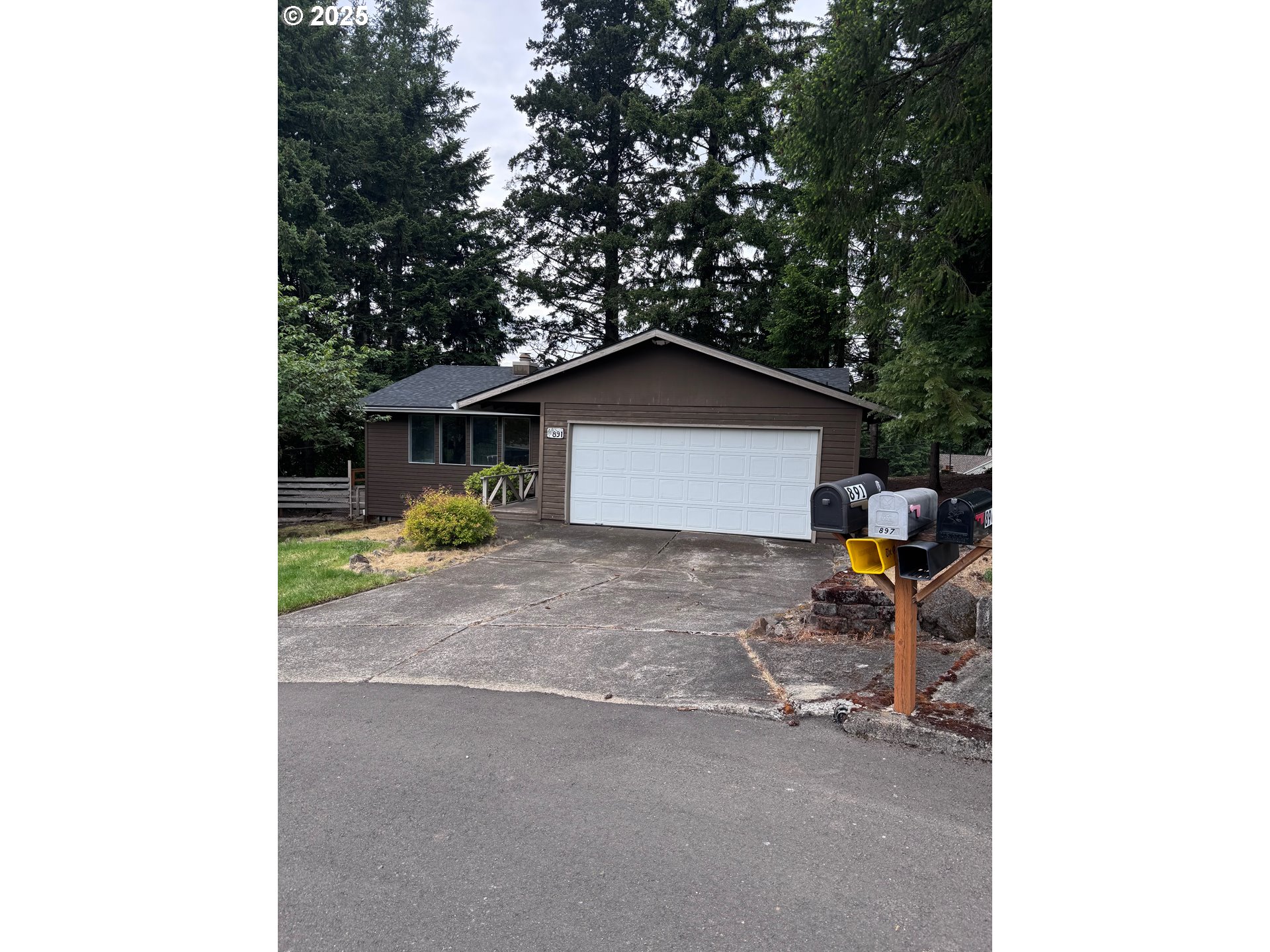 891 NE BUNYARD PL