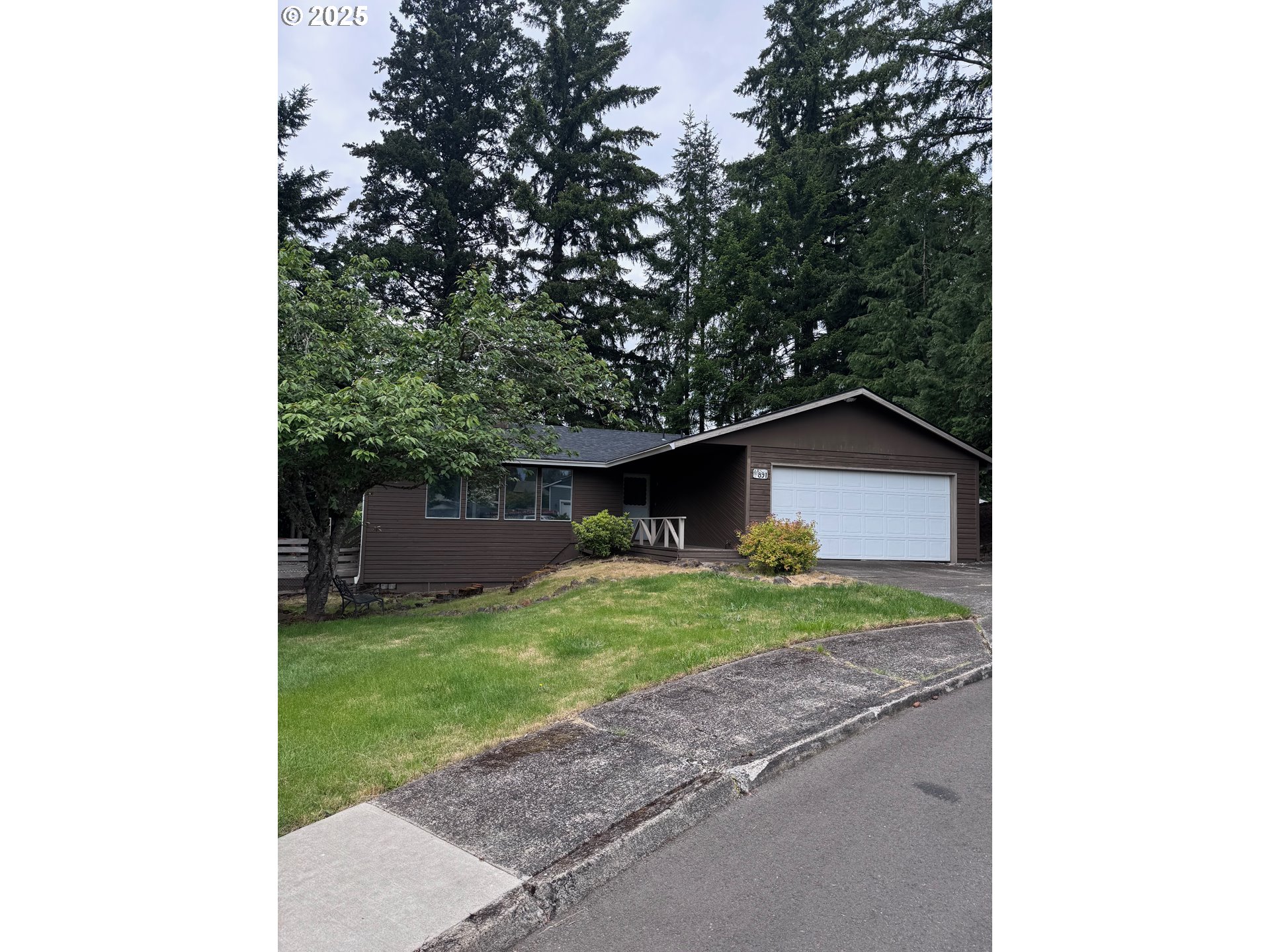 891 NE BUNYARD PL
