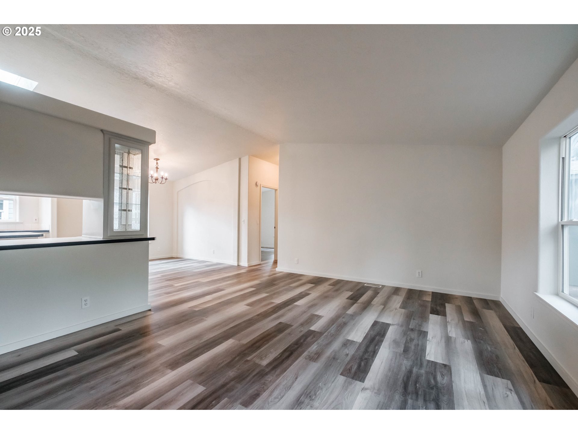 Woodburn, Oregon 97071, United States, 3 Bedrooms Bedrooms, ,2 BathroomsBathrooms,Residential,Active,164460